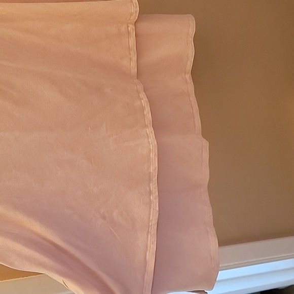 DG2, hi low, short sleeve, round neck, pale blush, 2x, top - Picture 2 of 4